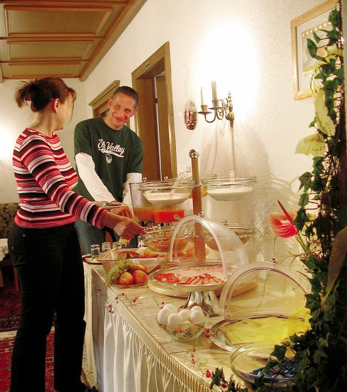 Hotel Garni Jennewein Mayrhofen Esterno foto