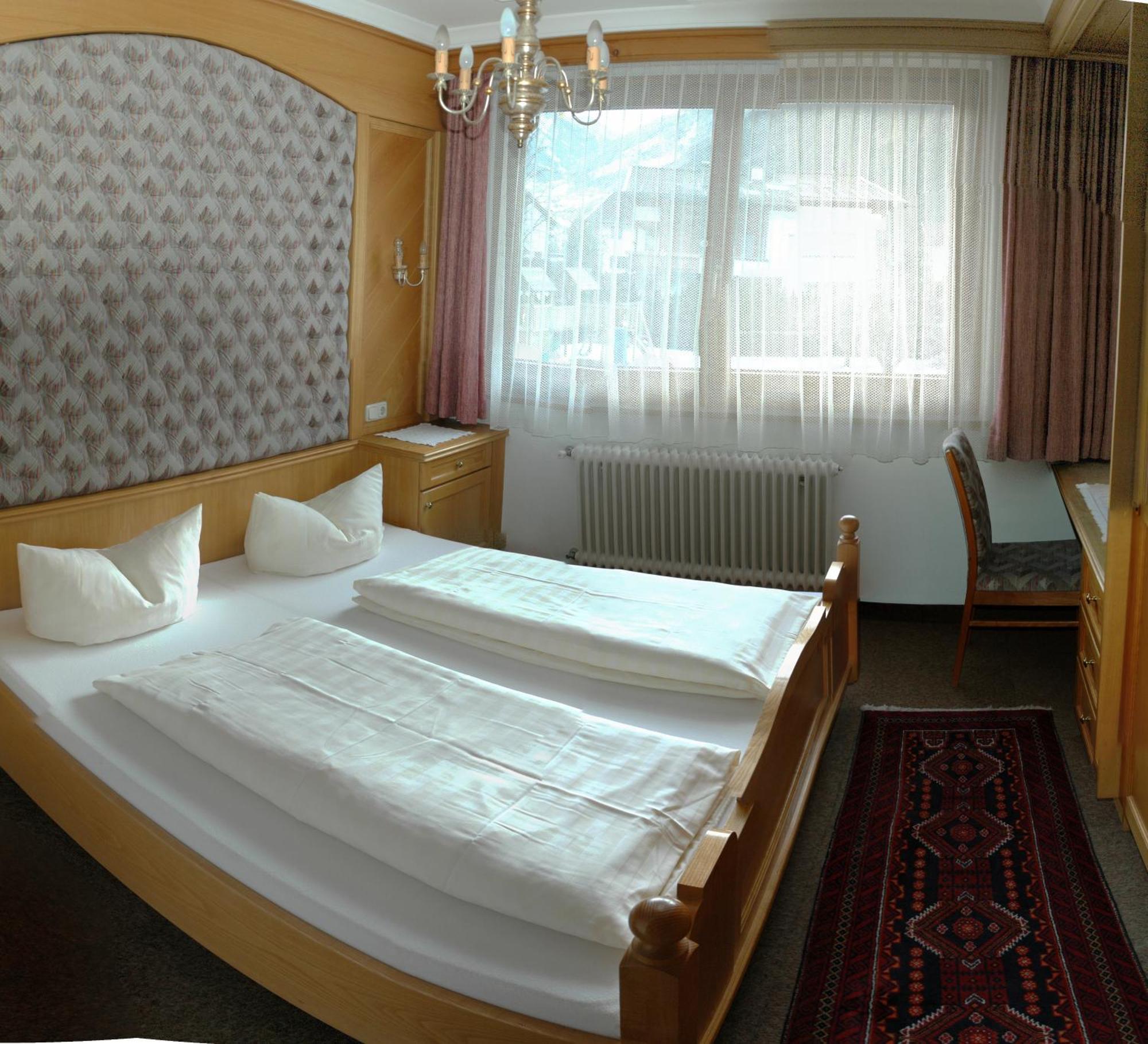 Hotel Garni Jennewein Mayrhofen Esterno foto
